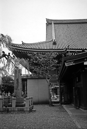 Senso-ji surroundings