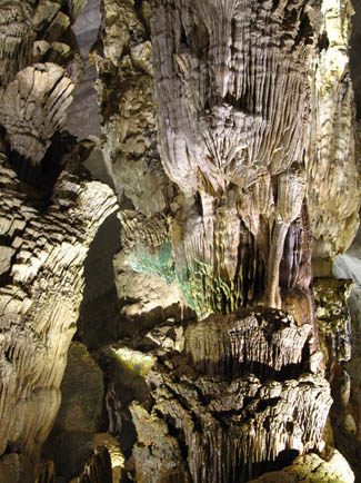 Phong Nha Cave