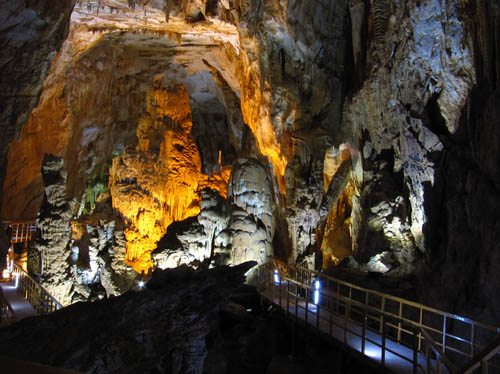 Tien Son Cave